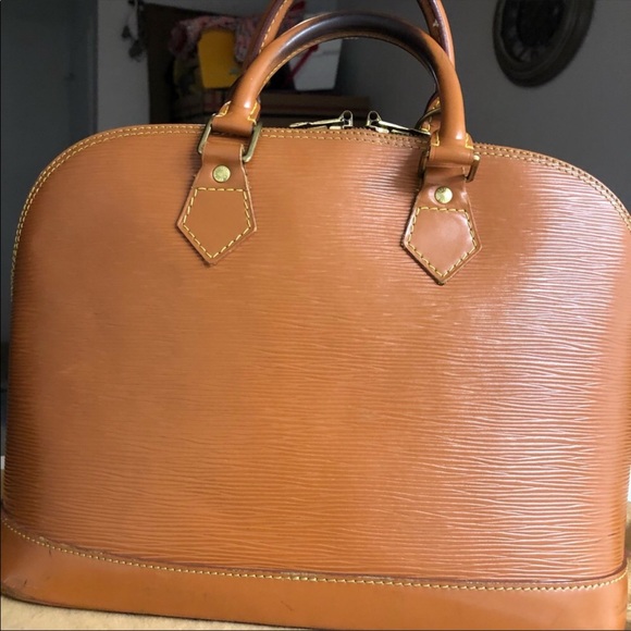 Authentic Louis Vuitton Alma Epi leather bag - Picture 8 of 8